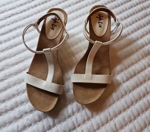 Style & Co. White and Tan Minimalist Sandals